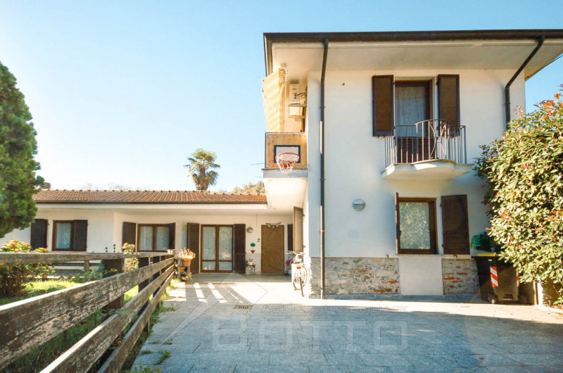 Villa a Schiera in vendita a Omegna - Zona: Bagnella