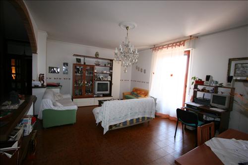 Appartamento in vendita a Sinalunga, 4 locali, zona Località: Sinalunga, prezzo € 180.000 | PortaleAgenzieImmobiliari.it