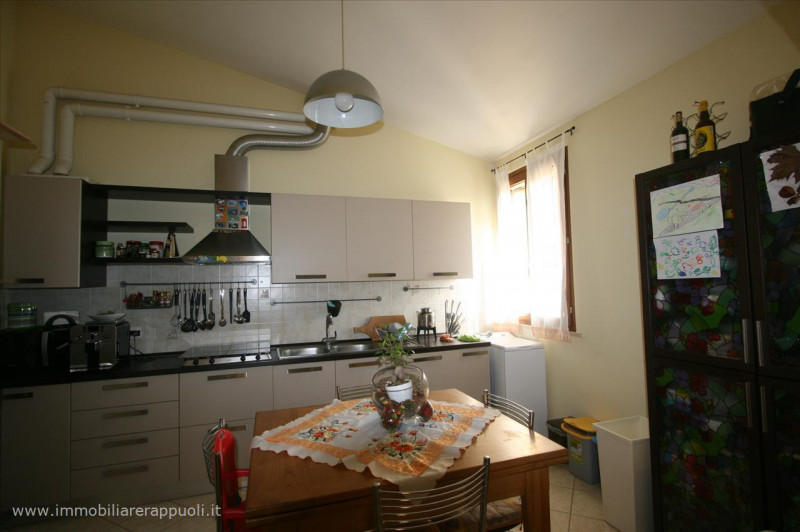 Appartamento in vendita a Torrita di Siena, 3 locali, zona Località: Torrita di Siena, prezzo € 100.000 | PortaleAgenzieImmobiliari.it