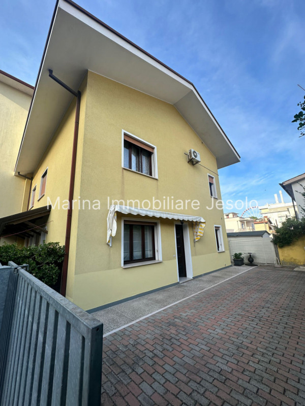 Villa a Schiera in vendita a Jesolo, 3 locali, zona Località: Piazza Brescia, prezzo € 269.000 | PortaleAgenzieImmobiliari.it