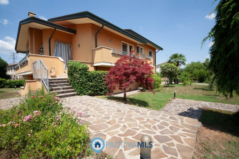 Villa in vendita a Pozzonovo, 5 locali, zona Località: Pozzonovo - Centro, prezzo € 298.000 | PortaleAgenzieImmobiliari.it