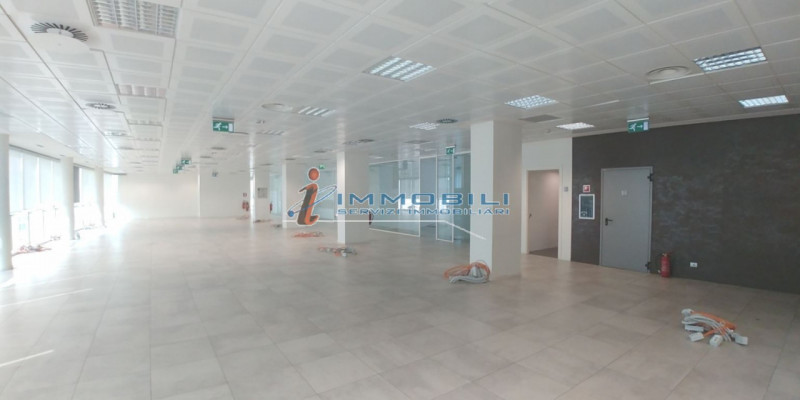 Ufficio / Studio in affitto a Milano, 4 locali, zona Località: Stazione Garibaldi, prezzo € 13.333 | PortaleAgenzieImmobiliari.it