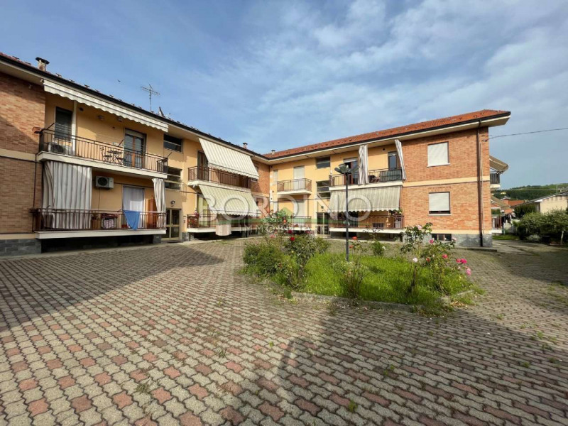 Appartamento in vendita a Alba, 3 locali, prezzo € 135.000 | PortaleAgenzieImmobiliari.it