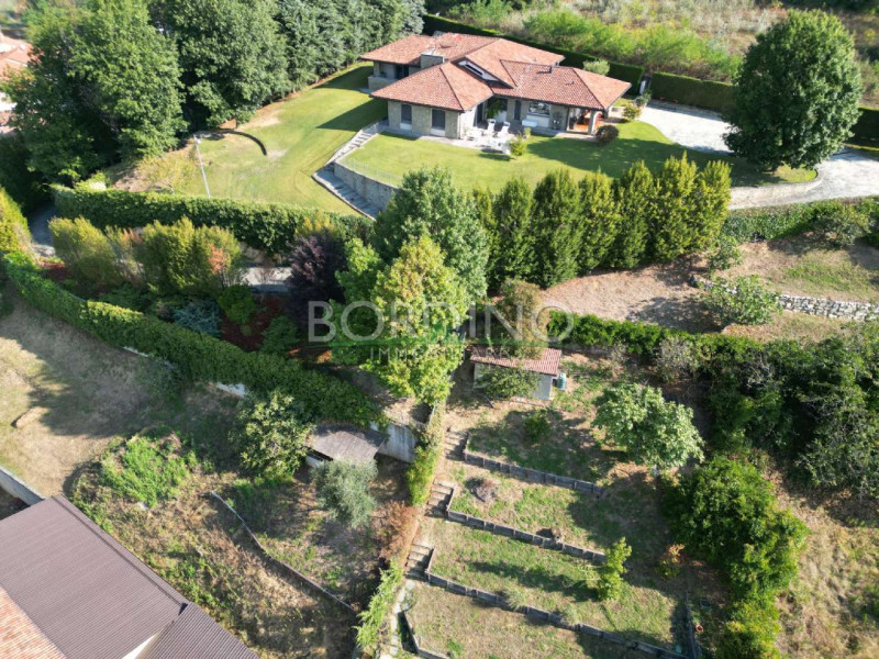 Villa in vendita a Alba, 11 locali, Trattative riservate | PortaleAgenzieImmobiliari.it