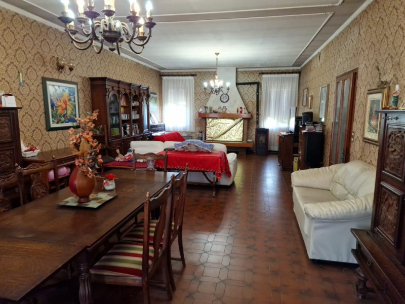 Villa in vendita a Lendinara, 5 locali, prezzo € 105.000 | PortaleAgenzieImmobiliari.it