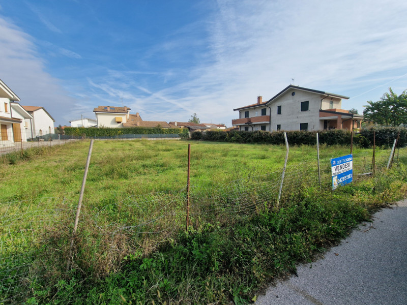 Terreno Edificabile Residenziale in vendita a Solesino - Zona: Solesino - Centro
