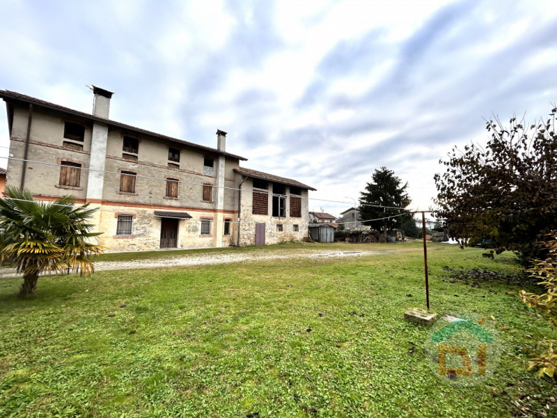 Rustico / Casale in vendita a San Giovanni al Natisone, 4 locali, zona uzza, prezzo € 100.000 | PortaleAgenzieImmobiliari.it