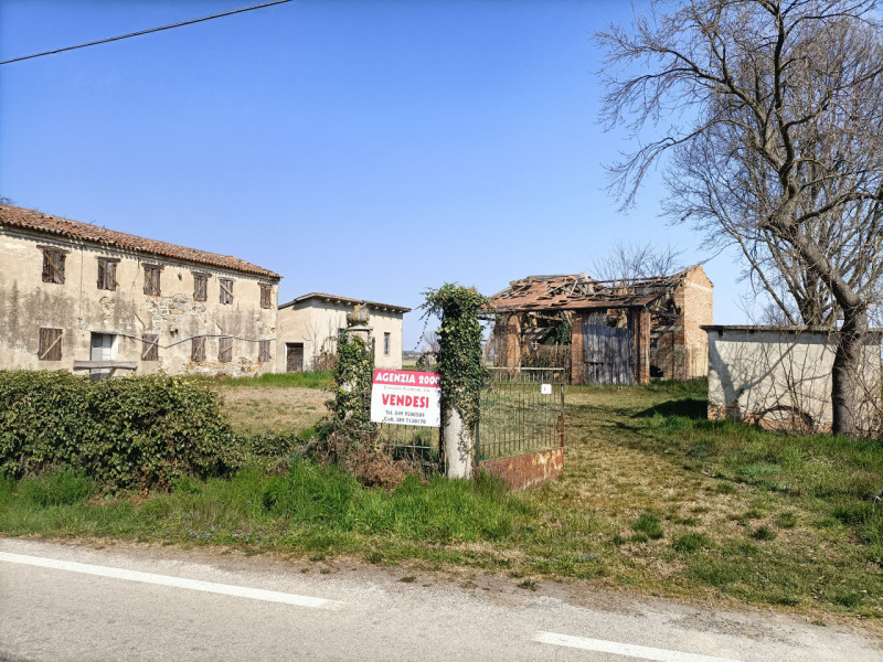 Rustico / Casale in vendita a Tribano, 5 locali, zona Località: Tribano, prezzo € 57.000 | PortaleAgenzieImmobiliari.it