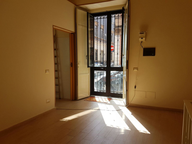 Ufficio / Studio in affitto a Catania, 4 locali, zona Etnea - via Umberto, prezzo € 600 | PortaleAgenzieImmobiliari.it