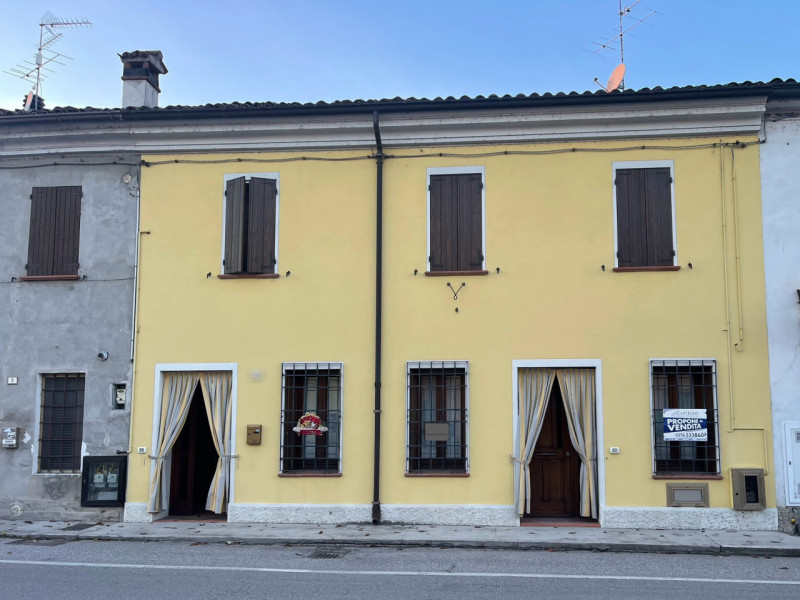 Villa a Schiera in vendita a Suzzara, 4 locali, prezzo € 100.000 | PortaleAgenzieImmobiliari.it