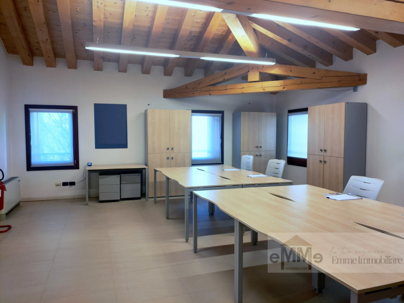 Ufficio / Studio in affitto a Abano Terme, 3 locali, zona Località: Duomo San Lorenzo, prezzo € 1.200 | PortaleAgenzieImmobiliari.it