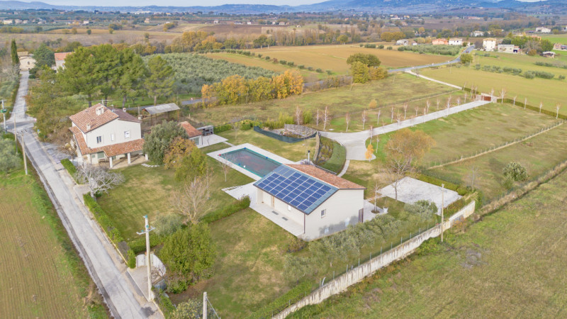 Villa in vendita a Giano dell'Umbria, 10 locali, zona Località: Giano dell'Umbria, prezzo € 1.500.000 | PortaleAgenzieImmobiliari.it