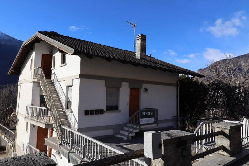 Villa a Schiera in vendita a Saint-Vincent, 9999 locali, prezzo € 450.000 | PortaleAgenzieImmobiliari.it