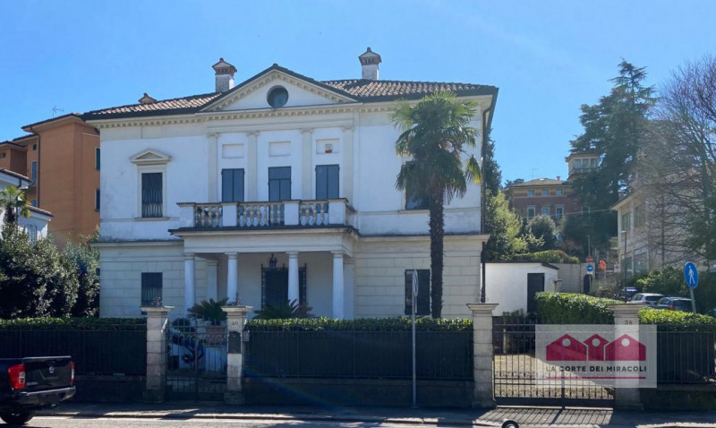 Villa in vendita a Vicenza, 7 locali, zona Località: Monte Berico, prezzo € 690.000 | PortaleAgenzieImmobiliari.it