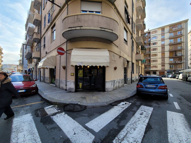 Negozio / Locale in vendita a Savona, 5 locali, zona Località: San Rita, prezzo € 250.000 | PortaleAgenzieImmobiliari.it