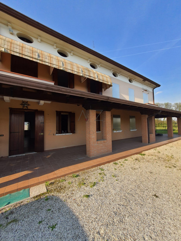 Villa Bifamiliare in vendita a Resana, 9999 locali, zona Località: Resana, prezzo € 250.000 | PortaleAgenzieImmobiliari.it