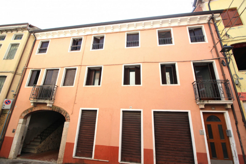 Appartamento in vendita a Caltrano, 3 locali, prezzo € 55.000 | PortaleAgenzieImmobiliari.it