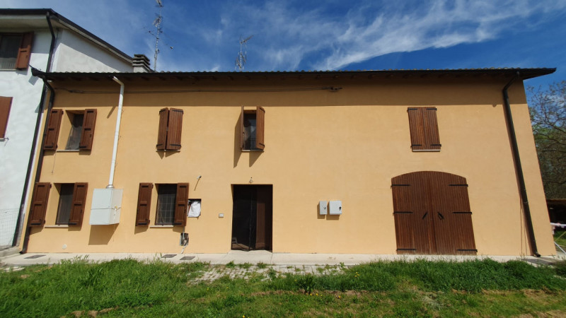 Villa a Schiera in vendita a San Possidonio, 8 locali, zona aria, prezzo € 185.000 | PortaleAgenzieImmobiliari.it