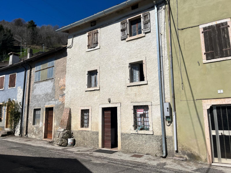 Rustico / Casale in vendita a Velo Veronese, 3 locali, prezzo € 47.000 | PortaleAgenzieImmobiliari.it
