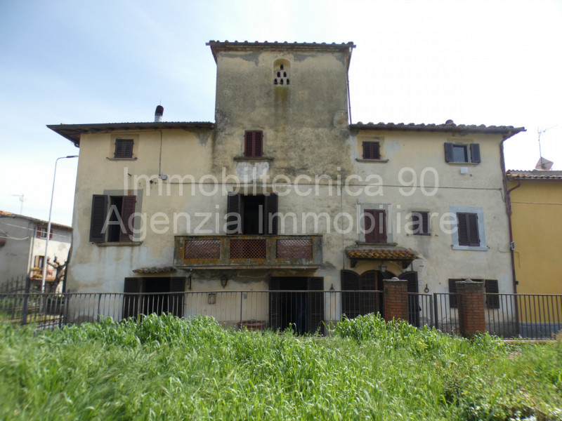Villa in vendita a Arezzo, 14 locali, zona Località: Pratantico - Indicatore, prezzo € 200.000 | PortaleAgenzieImmobiliari.it