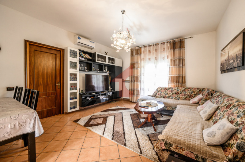 Appartamento in vendita a Fontanellato, 4 locali, zona Località: Fontanellato, prezzo € 145.000 | PortaleAgenzieImmobiliari.it