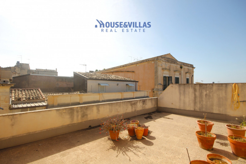 Villa in vendita a Noto, 4 locali, zona Località: Noto - Centro, prezzo € 390.000 | PortaleAgenzieImmobiliari.it