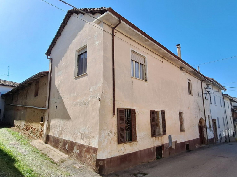 Appartamento in vendita a Castagnole Monferrato, 15 locali, prezzo € 75.000 | PortaleAgenzieImmobiliari.it