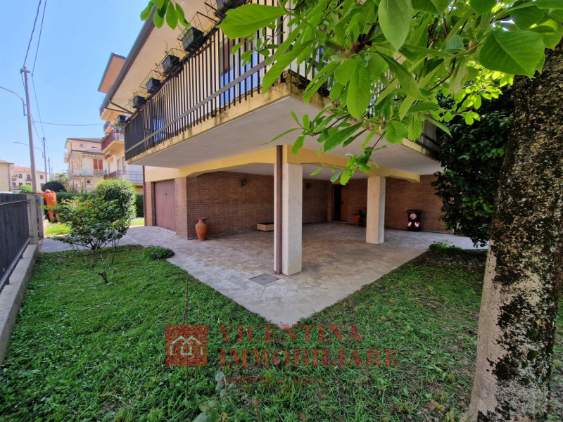 Villa in vendita a Vicenza, 5 locali, zona Località: Campedello, prezzo € 340.000 | PortaleAgenzieImmobiliari.it