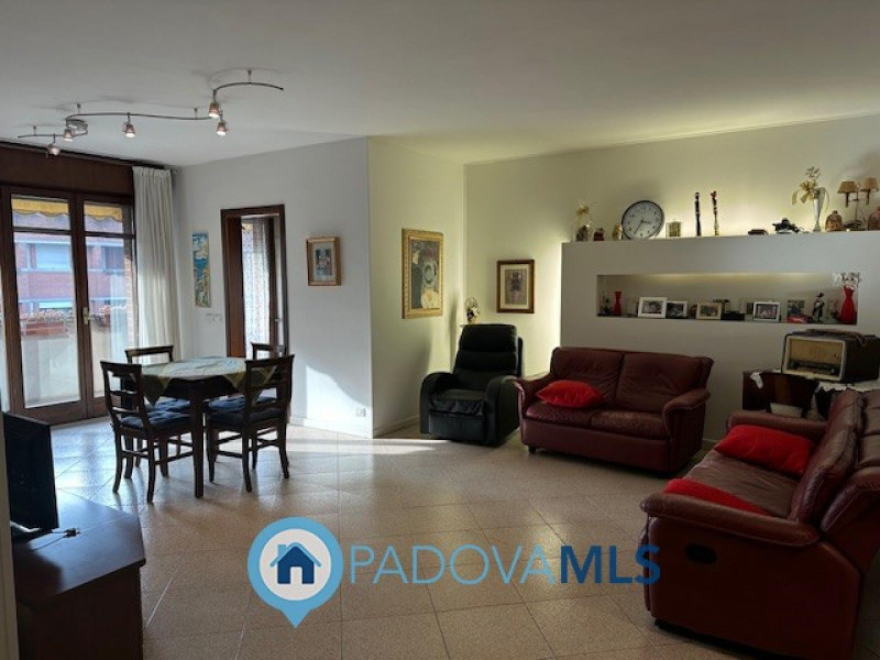 Appartamento in vendita a Cadoneghe, 4 locali, zona ni, prezzo € 187.000 | PortaleAgenzieImmobiliari.it