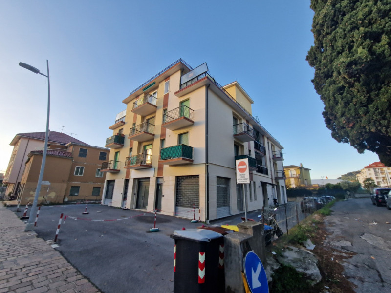 Appartamento in vendita a San Bartolomeo al Mare, 3 locali, zona Bartolomeo, prezzo € 395.000 | PortaleAgenzieImmobiliari.it
