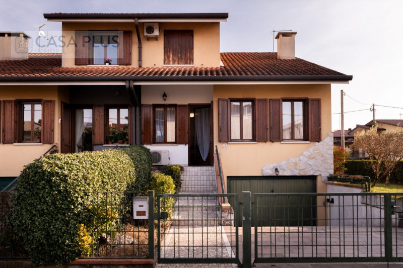 Villa a Schiera in vendita a Romano d'Ezzelino, 4 locali, prezzo € 250.000 | PortaleAgenzieImmobiliari.it