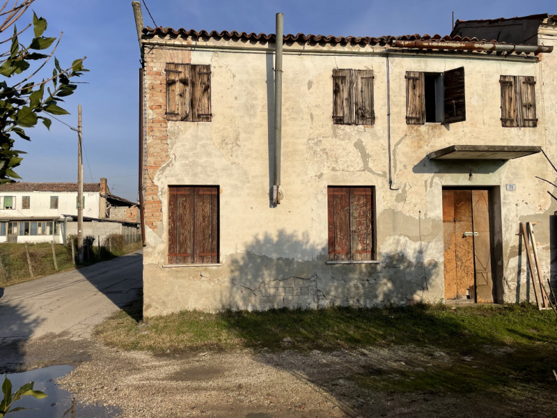 Villa in vendita a Solesino, 4 locali, prezzo € 40.000 | PortaleAgenzieImmobiliari.it