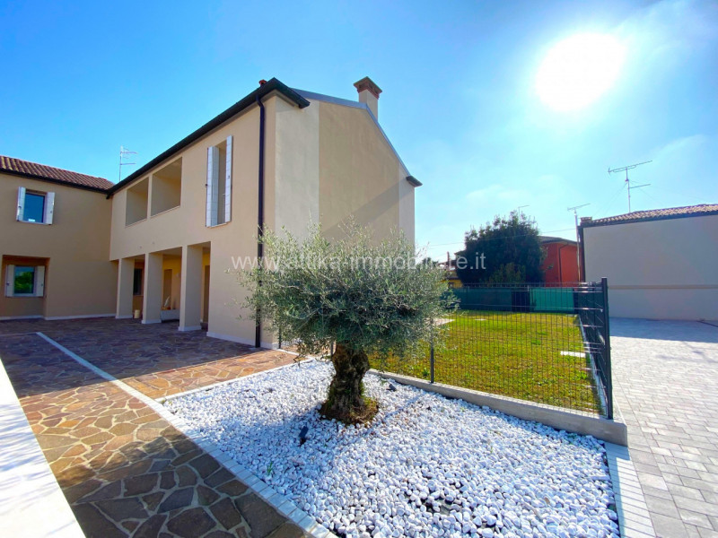 Villa Bifamiliare in vendita a Monselice, 7 locali, prezzo € 218.000 | PortaleAgenzieImmobiliari.it