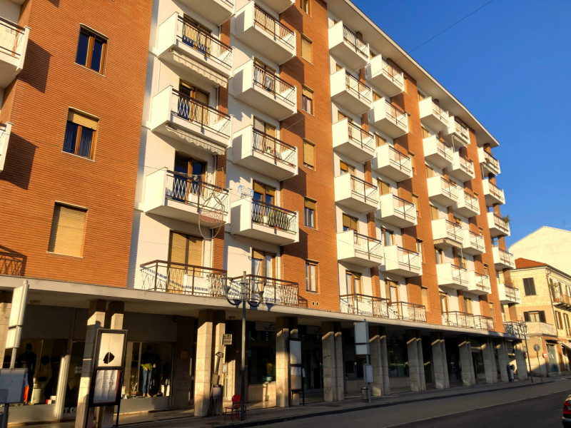 Appartamento in vendita a Cossato, 4 locali, zona Località: Cossato - Centro, prezzo € 65.000 | PortaleAgenzieImmobiliari.it
