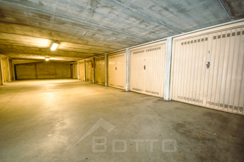 Box / Garage in vendita a Omegna - Zona: Omegna - Centro