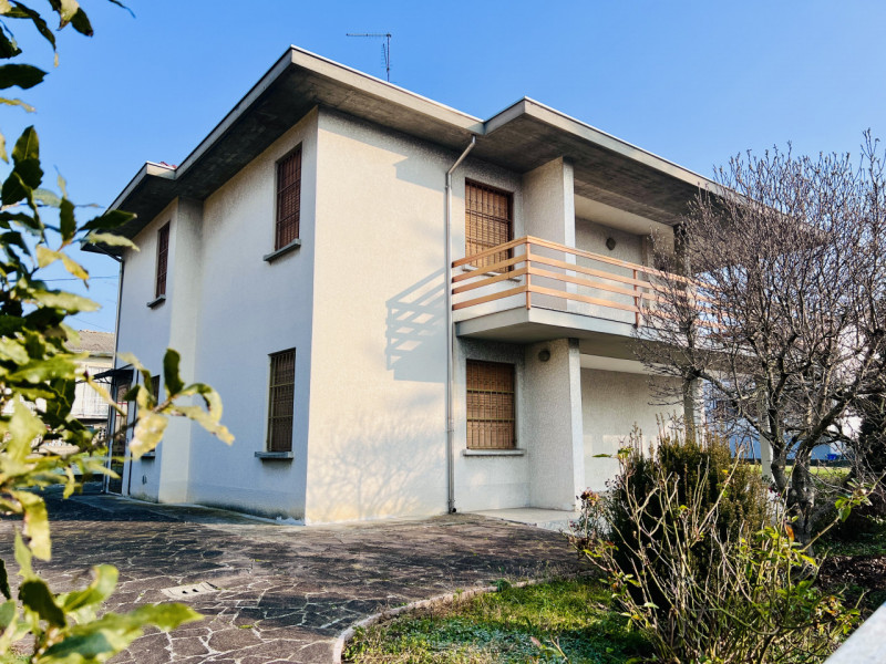 Villa in vendita a Sissa-Trecasali - Zona: Trecasali