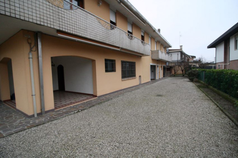 Villa Bifamiliare in vendita a Noventa Padovana, 7 locali, zona Località: Noventa Padovana, prezzo € 340.000 | PortaleAgenzieImmobiliari.it