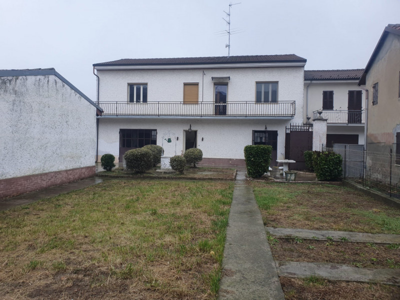 Villa in vendita a Mirabello Monferrato - Zona: Mirabello Monferrato