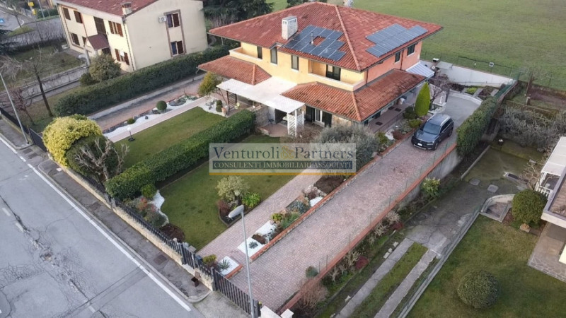 Villa Bifamiliare in vendita a Calcinato, 5 locali, prezzo € 380.000 | PortaleAgenzieImmobiliari.it
