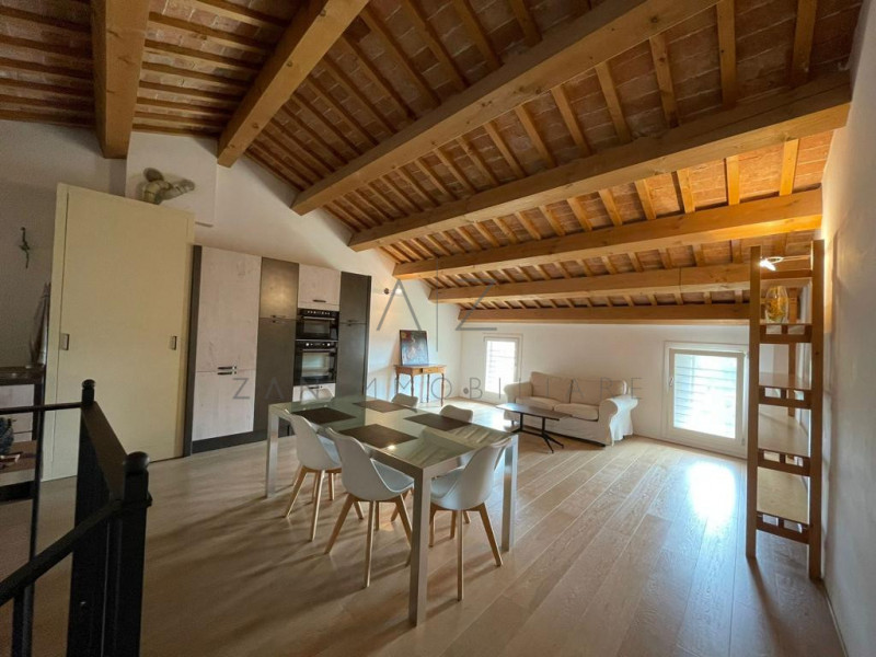 Appartamento in affitto a Asolo, 4 locali, zona Località: Asolo - Centro, prezzo € 1.200 | PortaleAgenzieImmobiliari.it