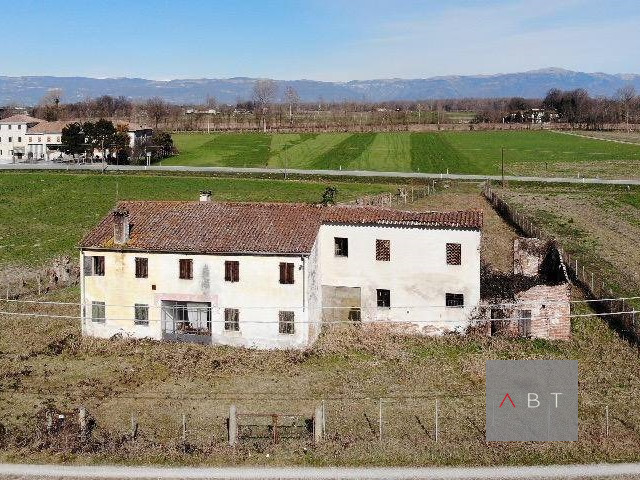 Rustico / Casale in vendita a Piazzola sul Brenta - Zona: Carturo