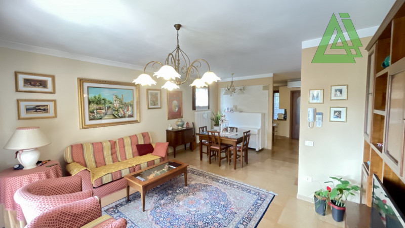Villa a Schiera in vendita a Castello di Godego, 5 locali, prezzo € 295.000 | PortaleAgenzieImmobiliari.it