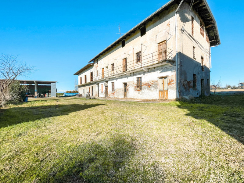 Rustico / Casale in vendita a Oleggio, 4 locali, zona Località: Oleggio, prezzo € 170.000 | PortaleAgenzieImmobiliari.it