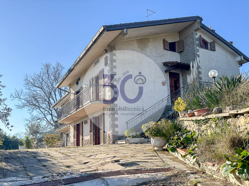 Villa Bifamiliare in vendita a Arezzo, 7 locali, zona Località: Battifolle - Ruscello - Poggiola, prezzo € 285.000 | PortaleAgenzieImmobiliari.it