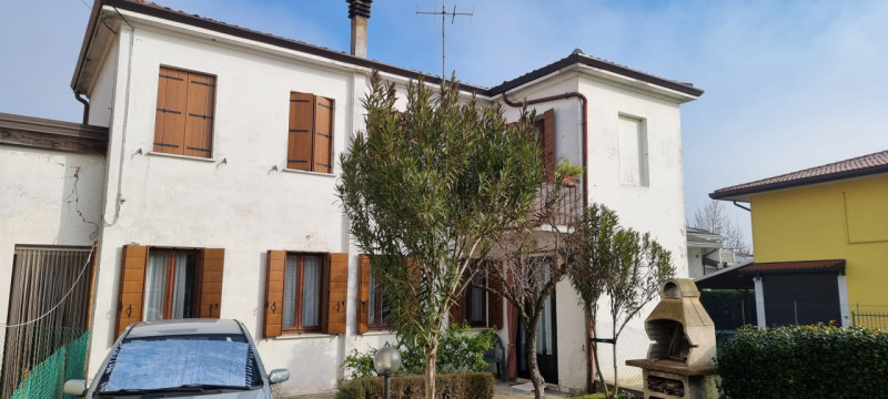 Villa in vendita a Pozzonovo - Zona: Pozzonovo - Centro