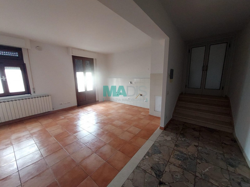 Appartamento in vendita a Prato, 3 locali, zona a Town, prezzo € 149.000 | PortaleAgenzieImmobiliari.it