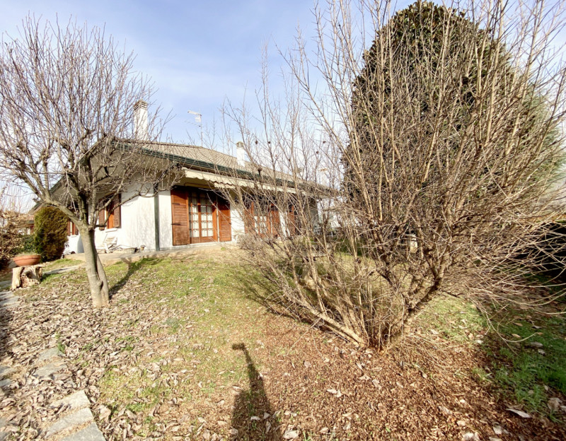 Villa in vendita a Montecchio Maggiore, 7 locali, zona Ceccato, prezzo € 360.000 | PortaleAgenzieImmobiliari.it