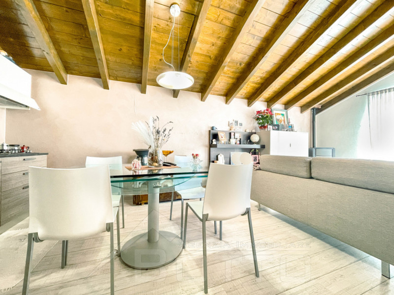 Villa Bifamiliare in vendita a Gozzano, 8 locali, zona Località: Gozzano, prezzo € 199.000 | PortaleAgenzieImmobiliari.it