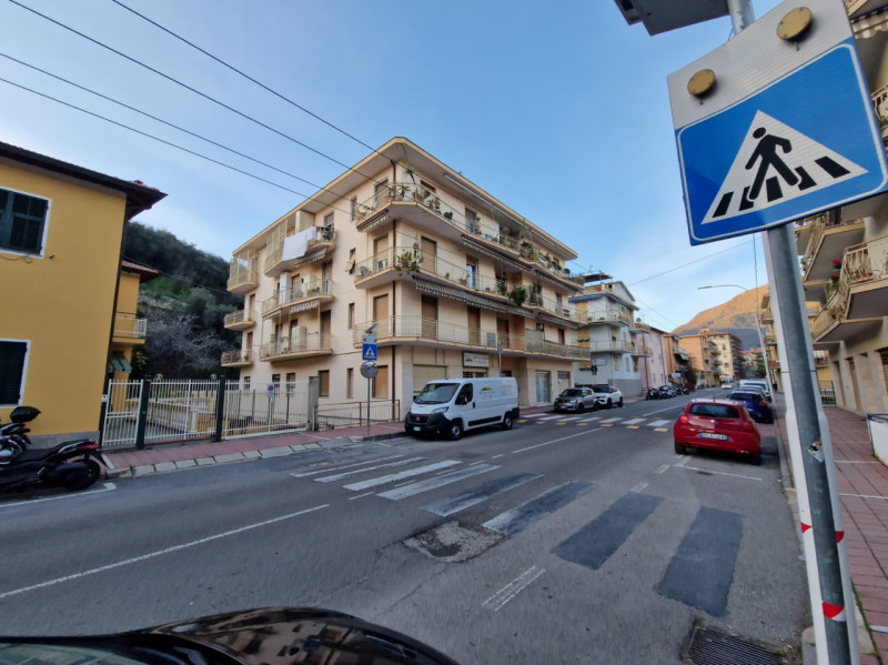 Appartamento in vendita a Taggia, 5 locali, prezzo € 225.000 | PortaleAgenzieImmobiliari.it