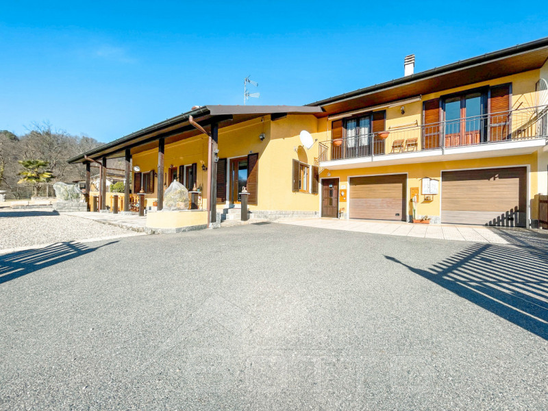 Villa in vendita a Invorio, 7 locali, zona Località: Invorio, prezzo € 345.000 | PortaleAgenzieImmobiliari.it